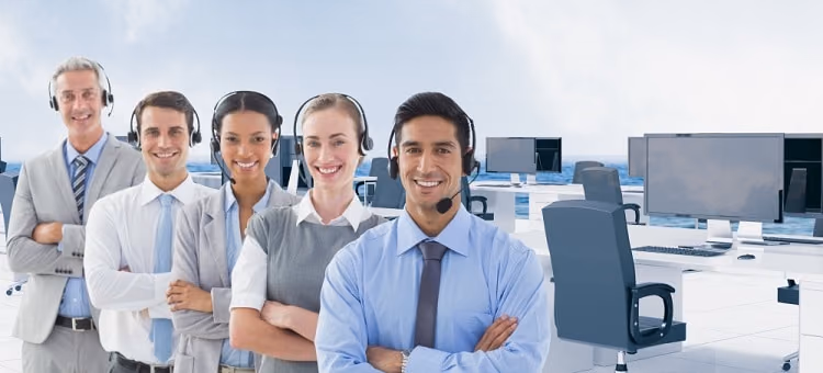 24 hour customer support for financial services