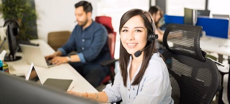 how to choose the right help desk staffing model