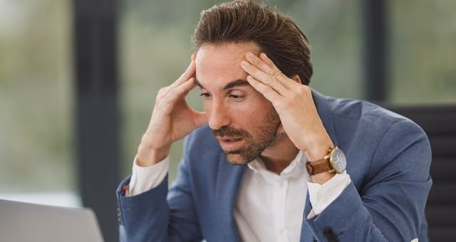 how to prioritize help desk tickets