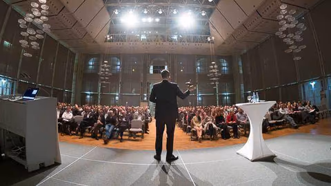 7 team building tips highly effective leaders