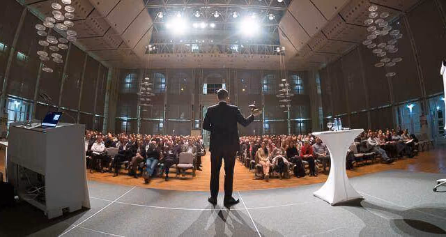 7 team building tips highly effective leaders
